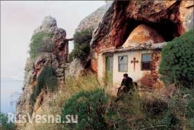 Старцы-монахи с греческой горы Афон благословили ополченцев на защиту Родины (видео)