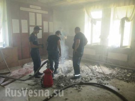 В Житомире 8 часов горел городской военкомат (фото)