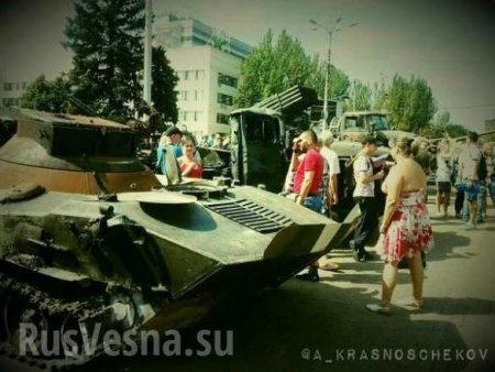 24 августа 2014 года. Военный парад уничтоженной бронетехники и военнопленных киевской хунты в Донецке (фото/видео)