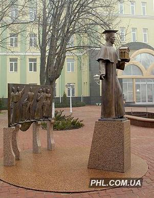 Активисты «Евромайдана» поломали «памятник Кивалову»