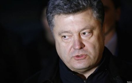 Украинский блогер сообщил о тайной встрече Порошенко и Суркова