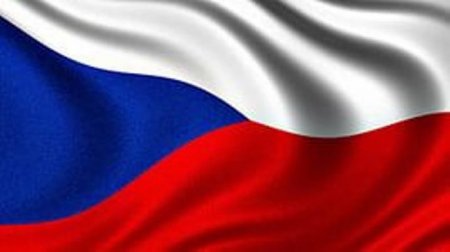 Премьер Чехии выступил против поставок оружия Украине