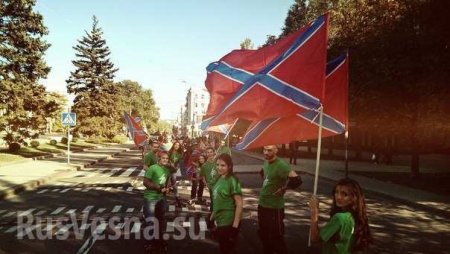 В Донецке состоялся праздник в честь полугода независимости ДНР