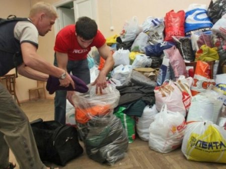Гуманитарная помощь жителям Абакумова от депутатов ДНР