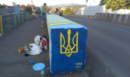 Экс-министр МИД Украины шовинист Тарасюк предлагает красить заборы "для победы" над Путиным