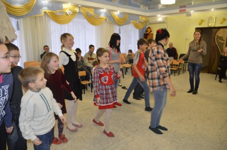 Луганские студенты организовали праздник для детей детского дома № 1