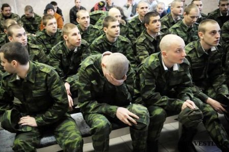 Мужчины бегут из Украины, чтобы не попасть под мобилизацию в армию
