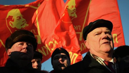 Лидер КПРФ призвал помочь тем, кто воюет в Донбассе