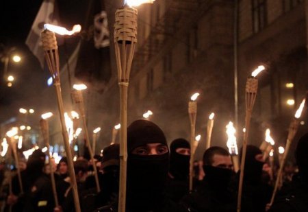 Huffington Post: Киеву пора перестать заигрывать с неонацистами