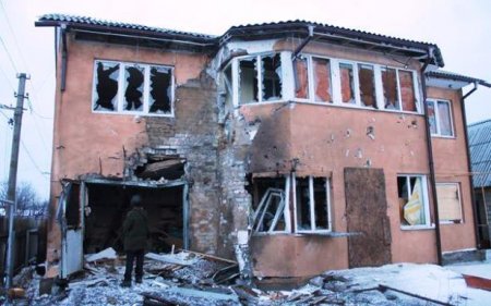 Жилой район Луганска обстреляли из «Градов»