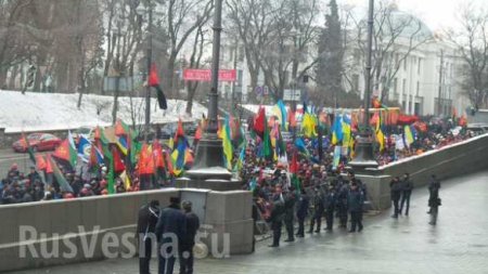 В Киеве митинги: шахтеры требуют к ответу Яценюка, а киевляне — Кличко (ВИДЕО, ФОТО)