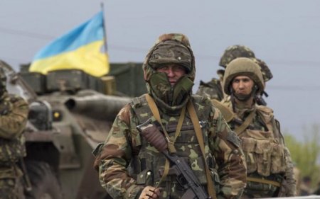 Украинских военных освободили от люстрации