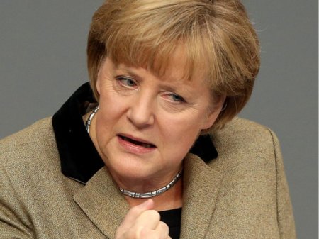 Меркель: Германия не будет помогать Украине оружием