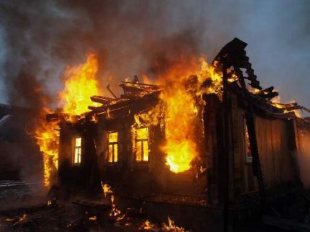 МЧС ДНР: Несколько домов в разных районах Донецка были уничтожены пожарами