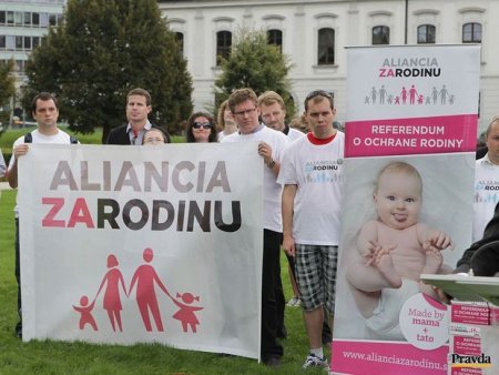 В Словакии больше 90% проголосовали против однополых браков и усыновления в них детей, секспросвета в школах и пропаганды эвтаназии