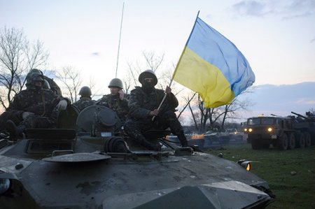 Со Славянска на Донецк каратели гонят две большие колонны военщины
