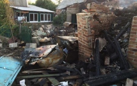 Житель Енакиево лишился всего после того, как украинский снаряд уничтожил его дом