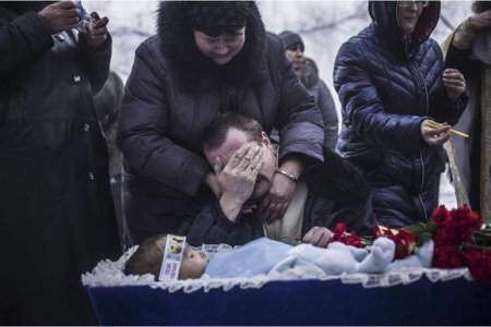 Журналист: Господин Порошенко, зачем ваши войска бомбят мирных жителей?