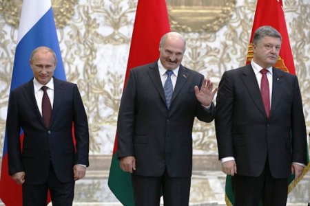 Александр Лукашенко желал бы лично обсудить с главами РФ и Украины пути решения кризиса в Донбассе
