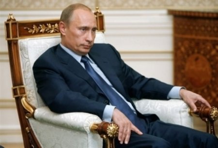 Путин: В патриотической работе властям не хватает искренности