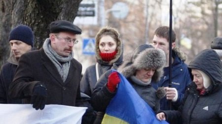 «Яценюк, отдай зарплаты»: сотни рабочих «Южмаша» вышли на митинг в Днепропетровске