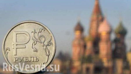 В феврале рубль показал лучший рост с 1990-х