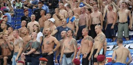 Украинские фанаты на матче "Динамо" – "Генгам" перед бойней выкрикивали фашистские лозунги