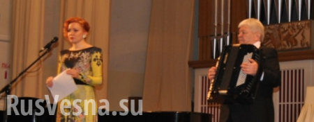 В преддверии 8 Марта московские артисты дали в Донецке концерт для жительниц ДНР