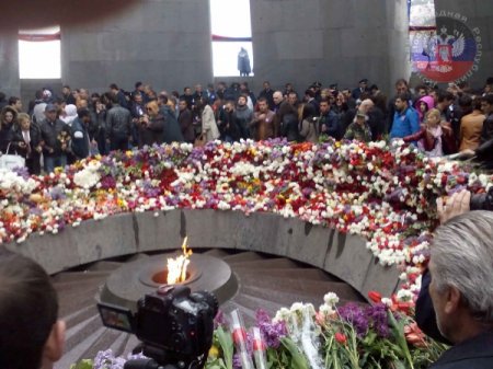 Ереван: К мемориалу жертвам геноцида возложили венок от ДНР