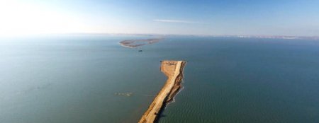 «Морская дирекция» попросила крымчан и туристов воздержаться от переправы через Керченский пролив
