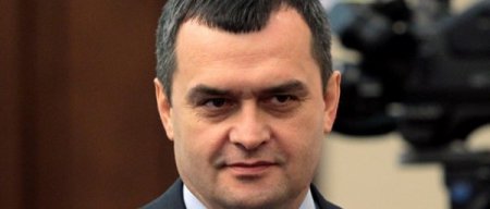 Экс-глава МВД Украины: События у Рады — попытка Порошенко избавиться от союзников