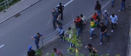 Полиция применила слезоточивый газ во время столкновений турок и курдов в Берне