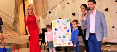Организаторы показа мод в Донецке провели аукцион в пользу детей из оккупированных Песок