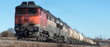 На Кубани произошло столкновение поезда с комбайном