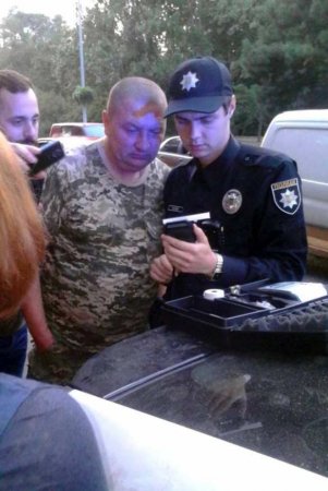 Скандал в Одессе: Генштаб Украины расследует инцидент с пьяными командиром части и генералом (ФОТО)