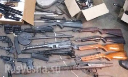 «Айдаровец» прятал арсенал оружия на киевском заводе (ФОТО)