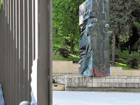 Польша — абсолютный лидер в европейском соревновании по осквернению советских памятников
