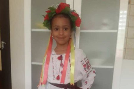 Девочку-мулатку не допустили к демонстрации вышиванок из-за цвета кожи, но её мать всё равно верит в Украинскую Идею