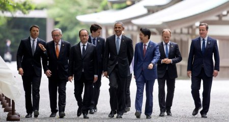 Саммит G7 в Японии: собака-посол, дети с флагами и посадка кедров в языческом храме (ФОТО)