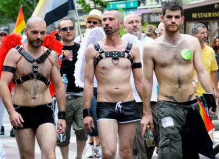 Может, проще послать контингент НАТО: конгресс США призывает обеспечить безопасность гей-параду в Киеве