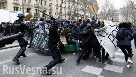 Побоище в Париже: 40 человек пострадали в ходе беспорядков из-за трудовой реформы (ВИДЕО)