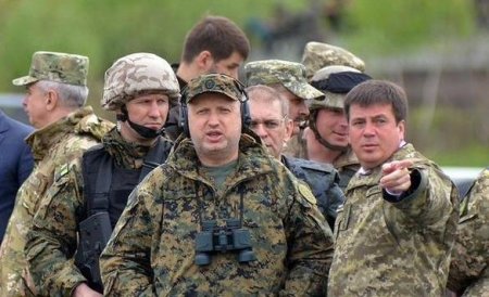 Турчинов: Украина растратила все боеприпасы, Запад оружия не даёт, — всё придётся производить своими силами