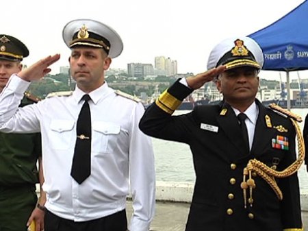Корабли ВМС Индии прибыли с дружеским визитом во Владивосток (ВИДЕО)