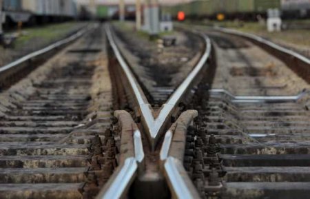 Для запуска стратегического завода в Крыму построят железную дорогу в обход Украины