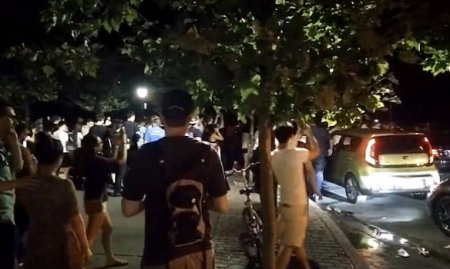 В Нью-Йорке ночью толпы фанатов Pokemon Go прибежали в парк за редким покемоном (ФОТО, ВИДЕО)