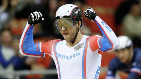 Российский велогонщик Дмитриев завоевал бронзу на Олимпиаде в Рио