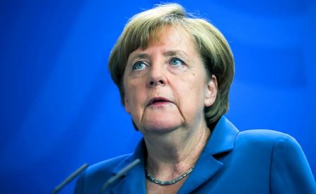 Меркель выпала из реальности