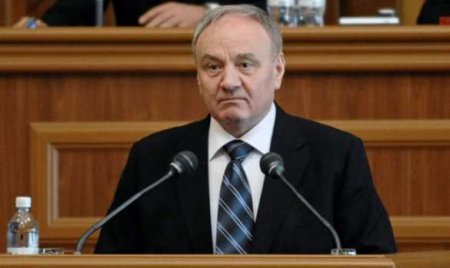Же суи румын!: Президент Молдавии предложил называть государственным языком румынский