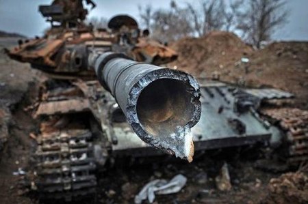 Разведка ДНР сообщила об усилении позиций противника гаубицами, танками машинами с боеприпасами