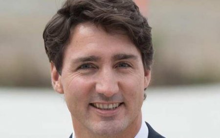 Премьер-министра Канады забросали семечками (ВИДЕО)